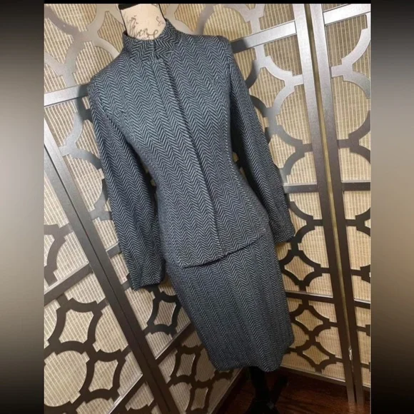 Blue Herringbone St. John Skirt Suit Size 8 Jacket and Skirt